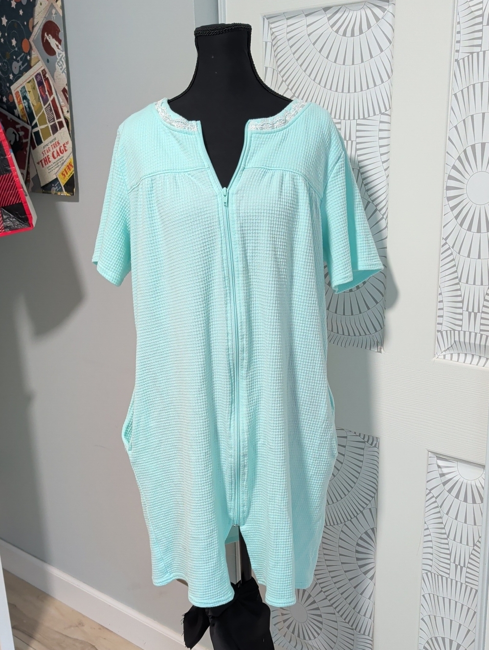 Light Blue Women's Zip-Front Waffle Robe With Pockets